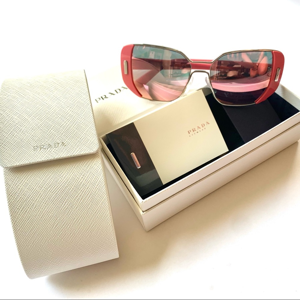 NWT / PRADA SPR 59S Sunglasses in Pink